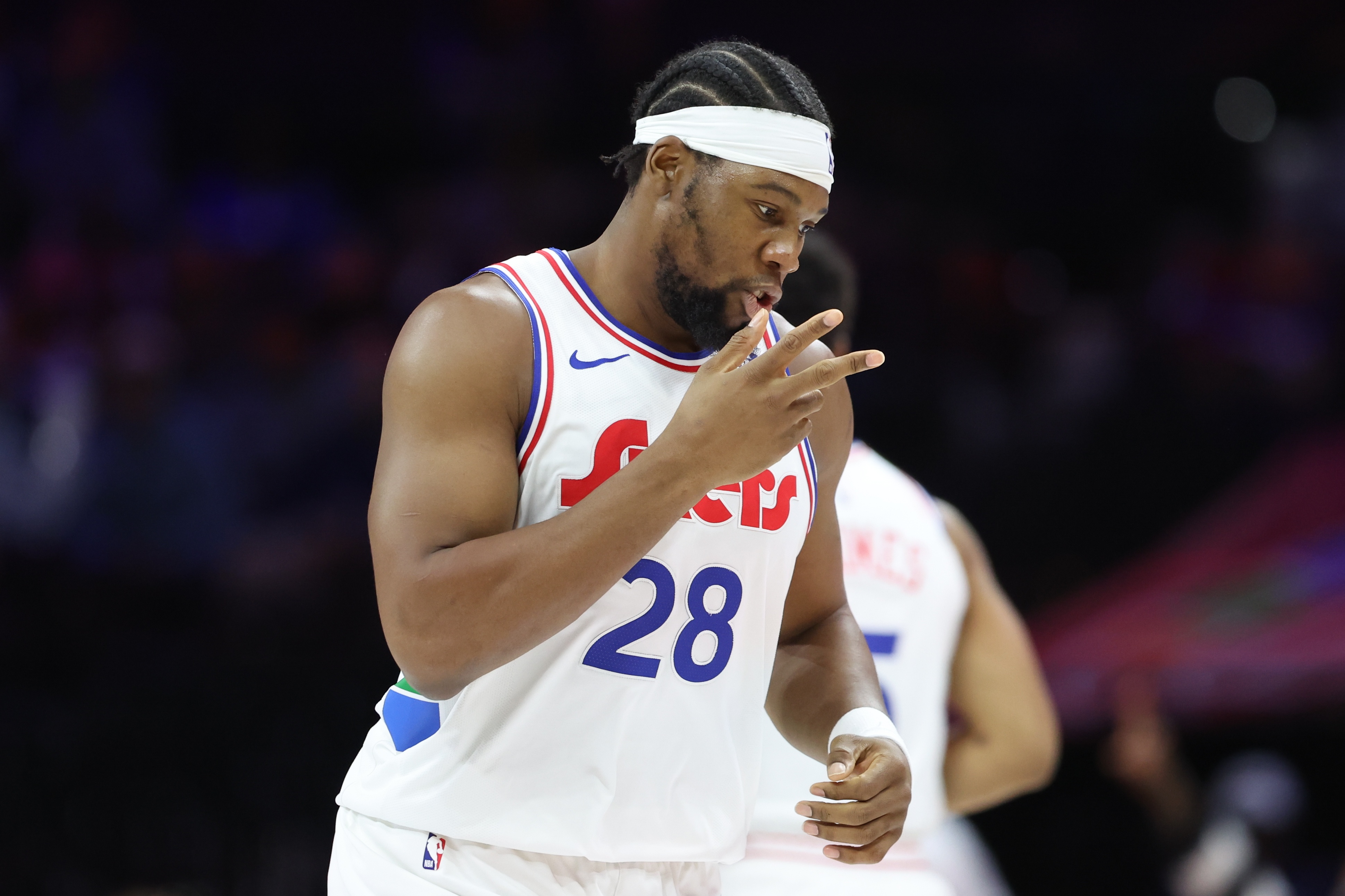 乐鱼网站-麦凯恩对亚布塞莱离队深表遗憾,两人关系亲密且欣赏其充沛活力